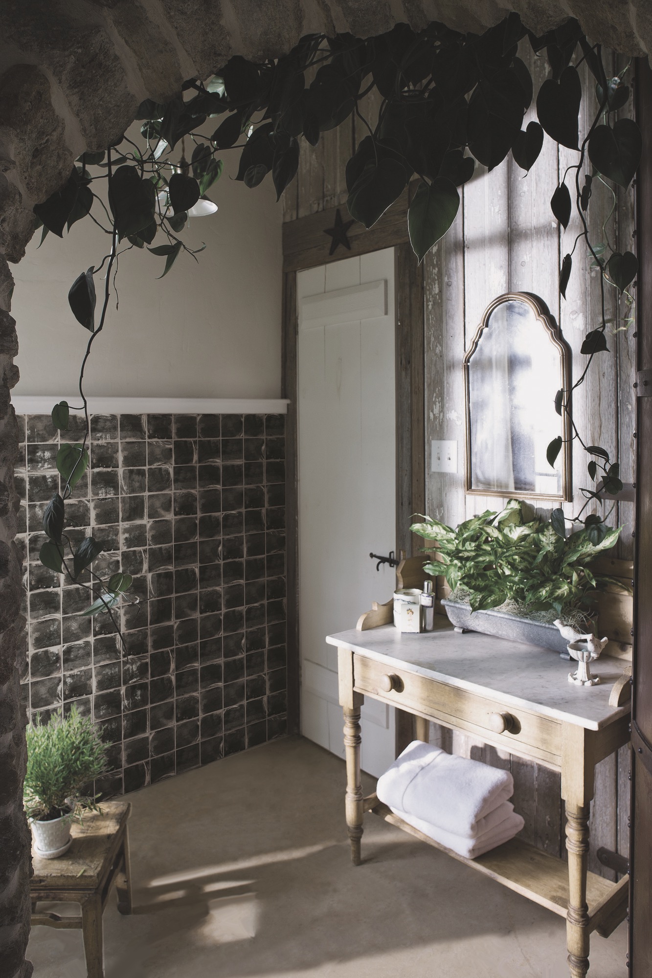 The,Interior,Of,A,Traditionally,Built,And,Furnished,Farmhouse,,In