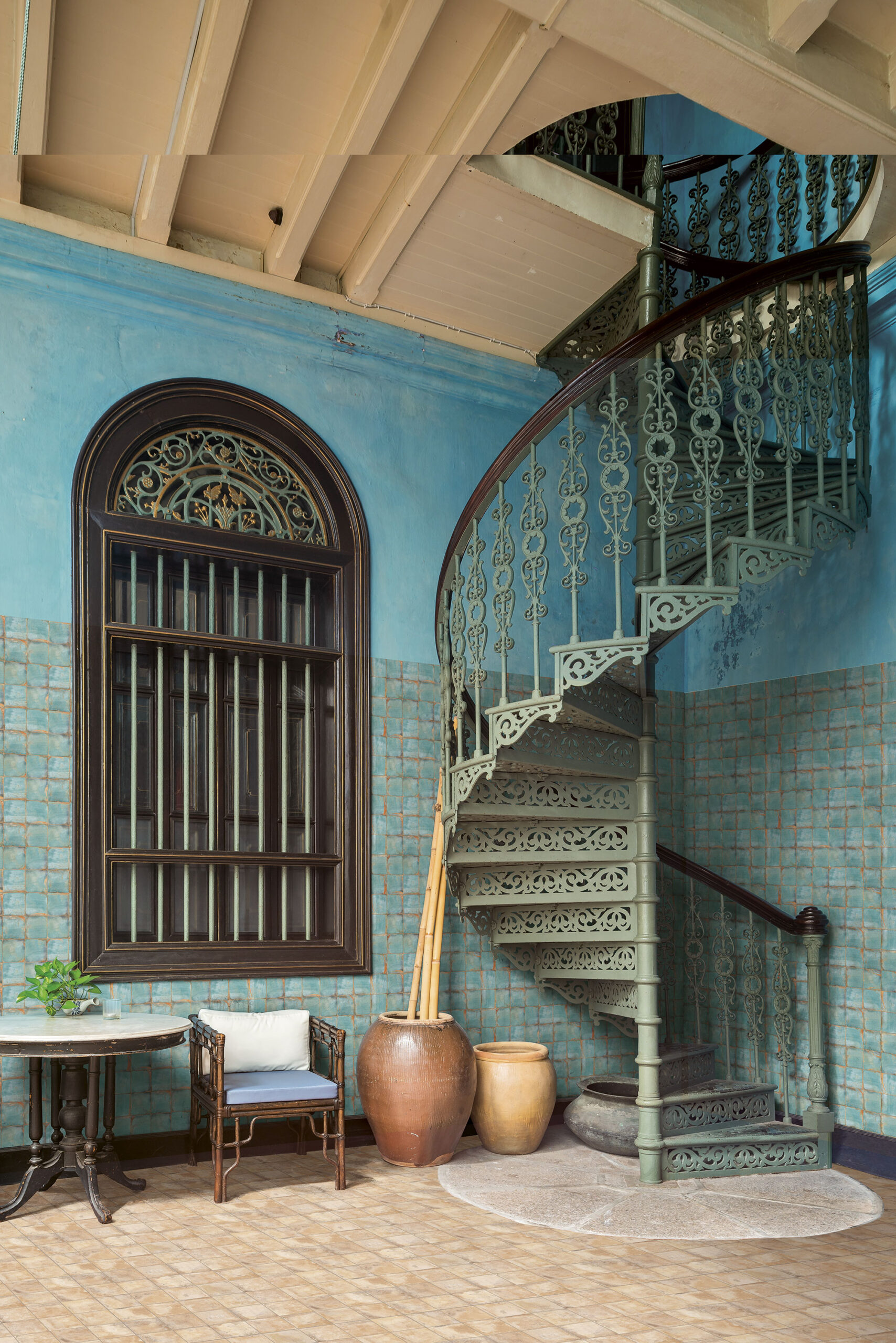 AMBIENTES_BOTTEGA-Chiaro-Blu-scaled